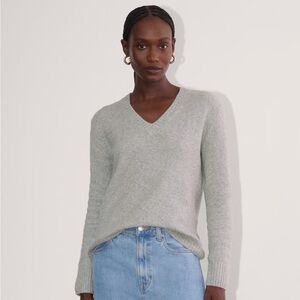 Nine West Grey v-neck sweater XS